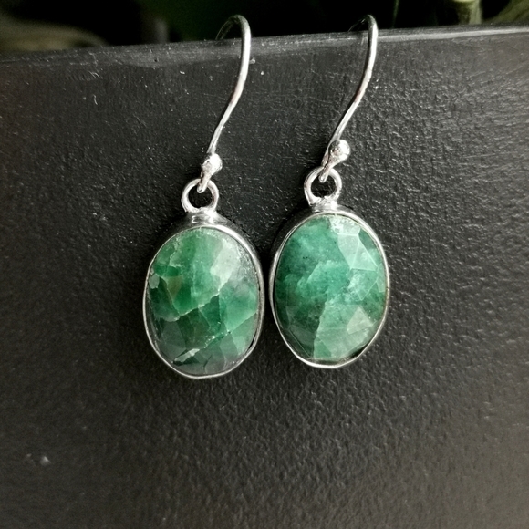 NEW Emerald gemstone earrings in Sterling Silver - Picture 8 of 8
